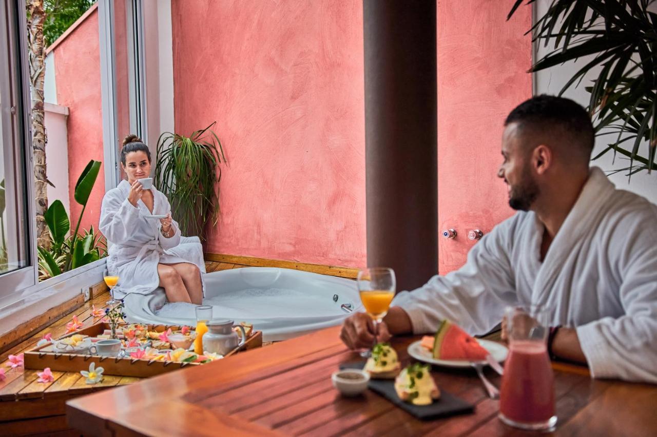 Hotel Boutique Frangipani Brotas Dış mekan fotoğraf Spa at the Hilton Mauritius Resort